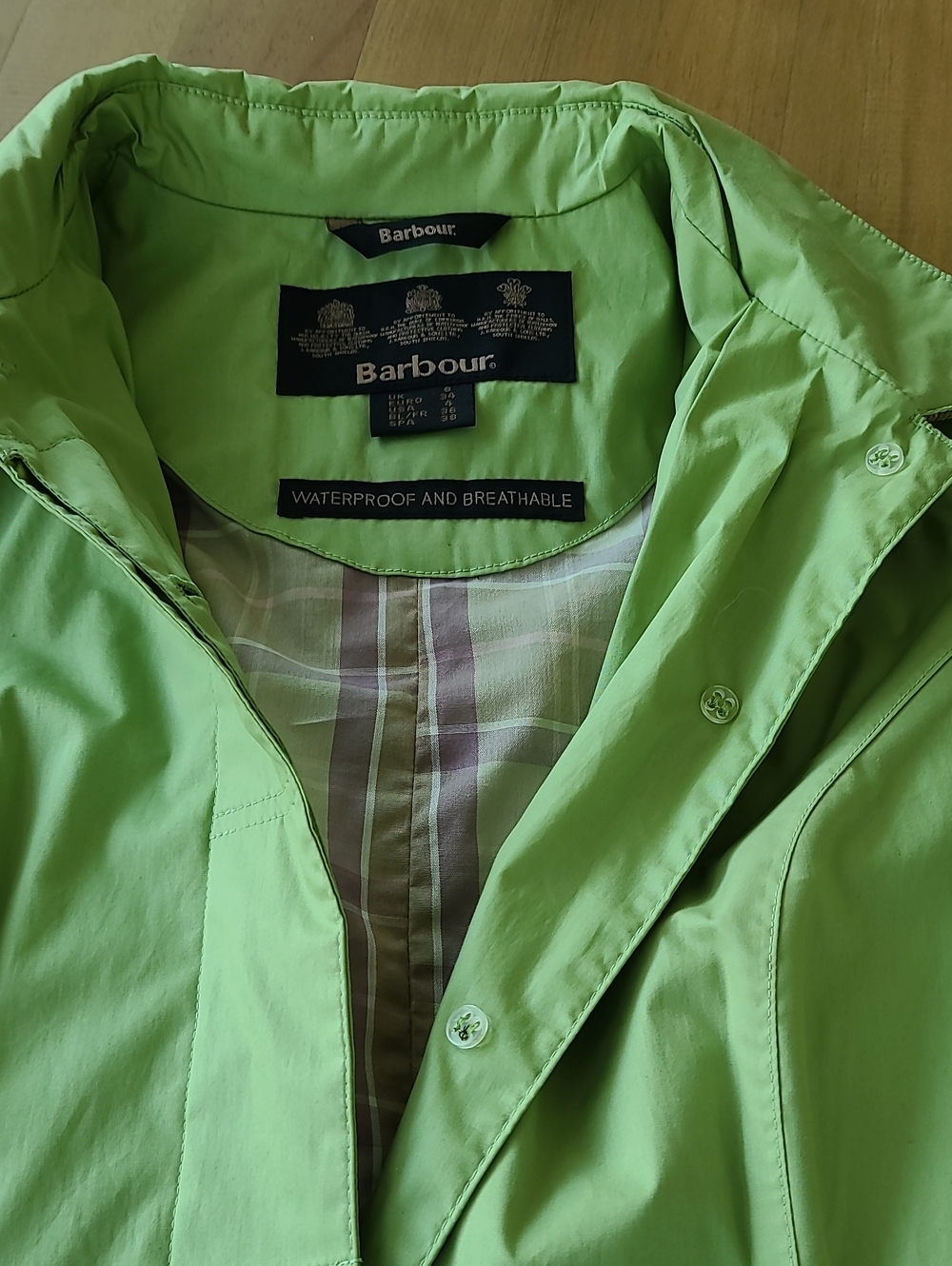 Barbour Ladies Featherweight Belleville Rain Coat. Us 4, UK 8